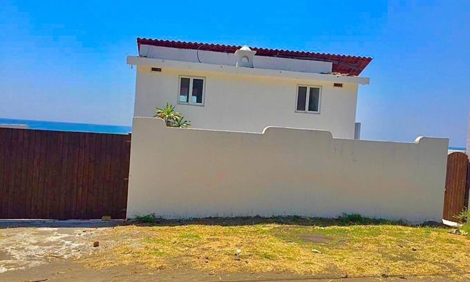 Iztapa Casa | Bella casa frente al mar con piscina privada