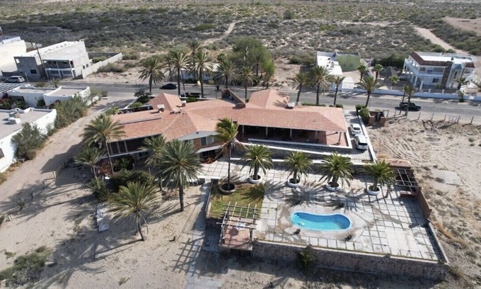 Bahia Kino Casa | Hermosa casa colonial en la playa de 6 recamaras y 51/2 baños (15 pax) y alberca