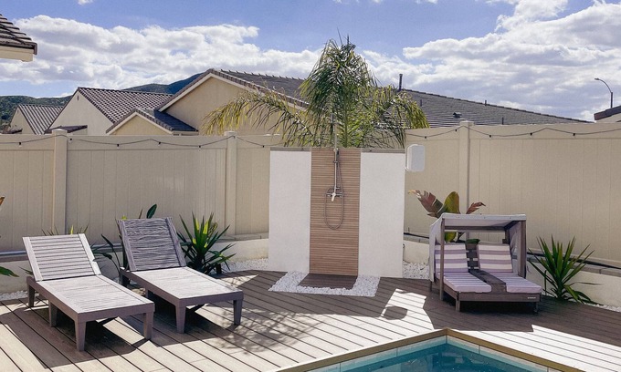 Temecula Cama Y Desayuno | Beautiful Bedroom With Pool View