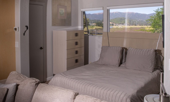 Novato Apartamento | Beautiful Bel Marin With a View