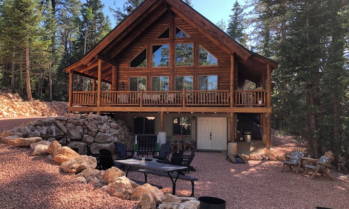 Duck Creek Village Cabina | Beautiful & Brand New Cabin in Duck Creek