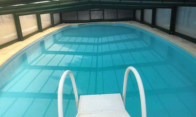 Leuhan Casa | Beautiful Breton Farm with Pool 3 houses, 13 Bedrooms, 7 bathrooms, Sleeps 30