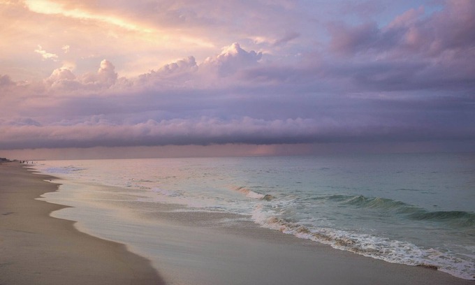 Kill Devil Hills Apartamento | Beautiful Budget Oasis & Pup-Friendly Oceanside Retreat! Walk-In Shower & More!