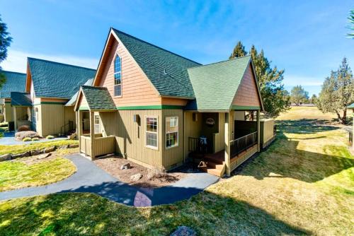 Redmond Casa | Beautiful Cabin Hot-tub and Barbecue Provided in Redmond, Oregon