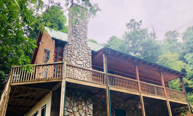 Grassy Creek Cabina | Dumenigo Cabin