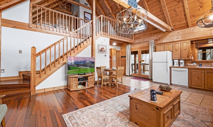 Gatlinburg - Pigeon Forge Cabina | Propietario Operado Cabaña de madera, perfecto para parejas / familias pequeñas, piscina Acceso Libre