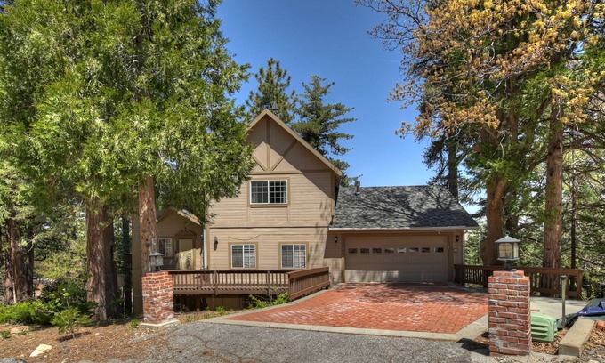 Lake Arrowhead Cabina | Beautiful Cabin at Lake Arrowhead near ski resorts