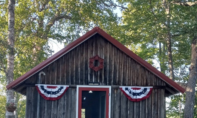 Spring Lake Cabina | Beautiful Cabin w/ lake frontage , dock and kayaks.