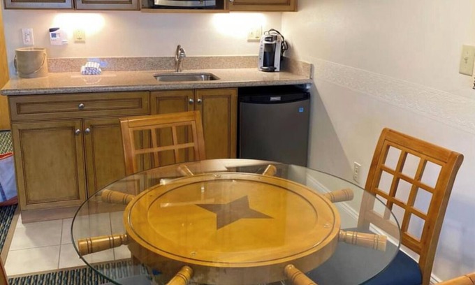 West Yarmouth Casa | Beautiful Cape Cod COVE Resort - 8/13 to 20th only! Sleeps 4, all amenities