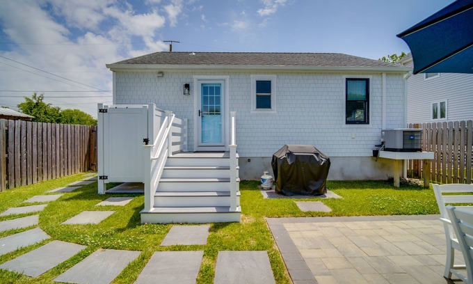 Cape May Cabaña | Beautiful Cape May Cottage: Walk to Beach & Mall!