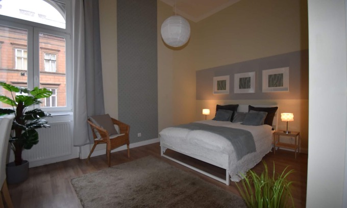 Nepszinhaz negyed Condominio | Hermosa central de 4 dormitorios / 4 baños