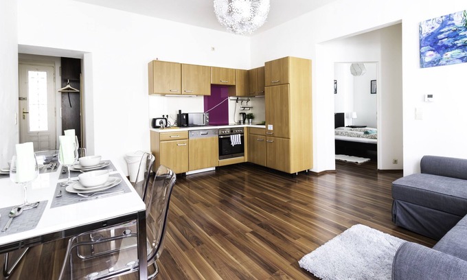 Rudolfsheim-Funfhaus Apartamento | Beautiful Central Apartment,Next To U-Station with Inner Garden