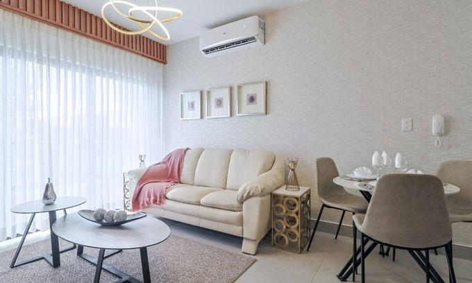 Ciudad Universitaria Apartamento | Beautiful Centric Apt, Full AC, Fast Wi-Fi, Pool, Gym, Near All