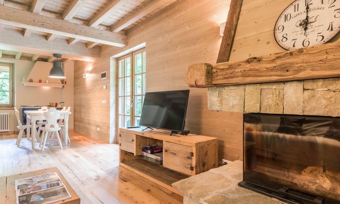Pelugo Chalet De Esquí | Precioso Chalet dell'Orso con Wi-Fi, bañera de hidromasaje y jardín privado