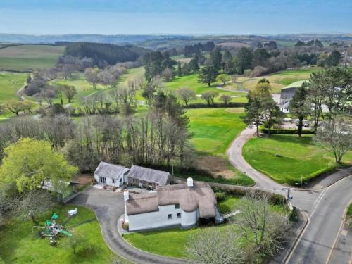 St Mellion Casa | Beautiful character thatched cottage in St Mellion