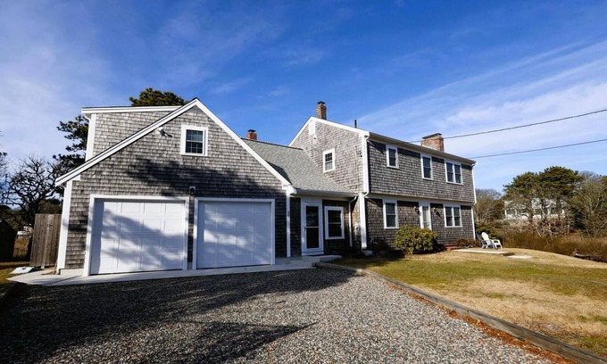 West Chatham Casa | Beautiful Chatham home...3 minute walk to salt water ocean beach!