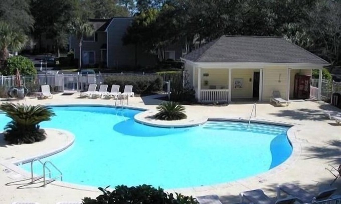 Demere Park Casa | Sunny Condo frente a la piscina