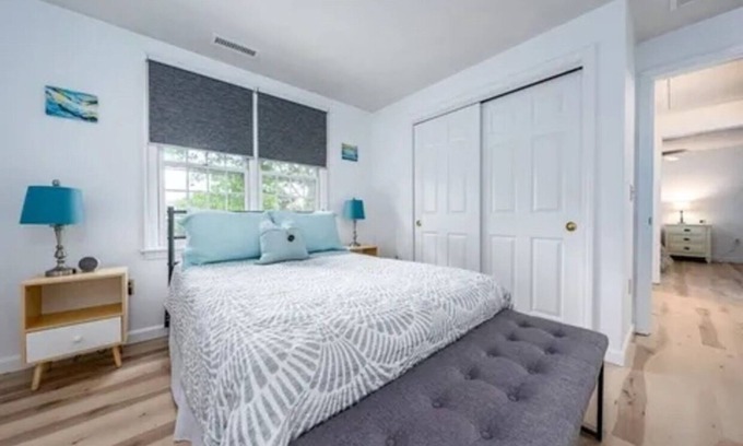 Yarmouth Port Casa | Beautiful, classic cape cod home in Yarmouthport. 5 Minutes to beach