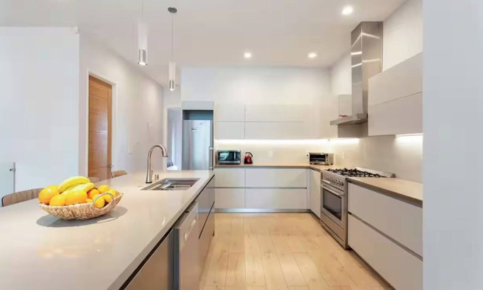 Mission District Condominio | Beautiful, clean, spacious apartment with yard