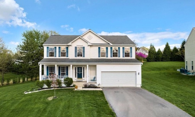 Woodstock Casa | Beautiful Comfortable House w/ Fireplace