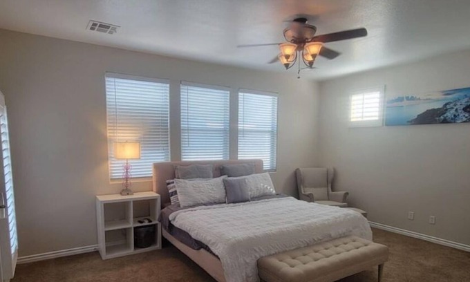Seven Hills Casa | Beautiful comfy home w/ spa tub