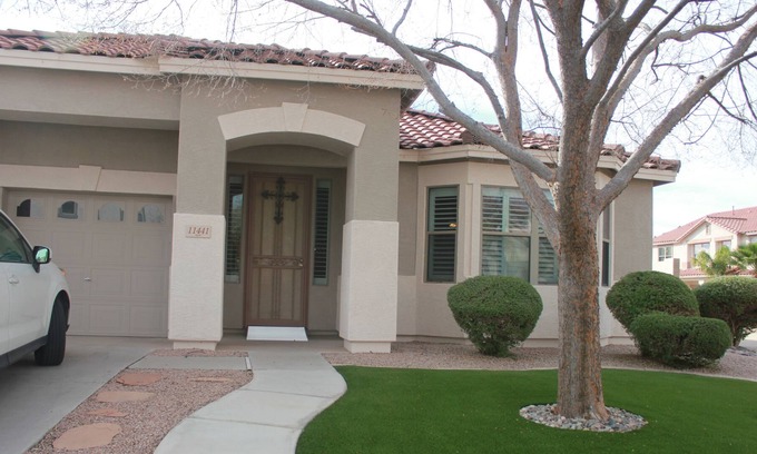 Mesa Casa | Beautiful/Comfy/Love Pets/Pool/Patio/WC Access/Near 202S /N & Gateway Airport