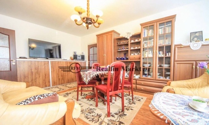 Piestany Condominio | Hermoso condominio junto al río y vista a la naturaleza cerca del centro de Adeli