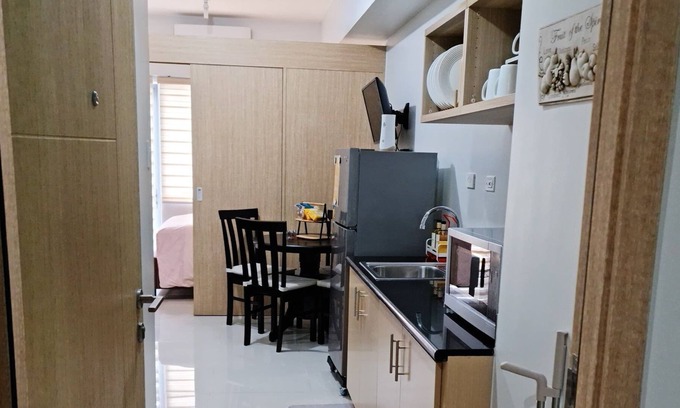 Bago Bantay Apartamento | Hermoso Condominio Con Piscinas Etc.
