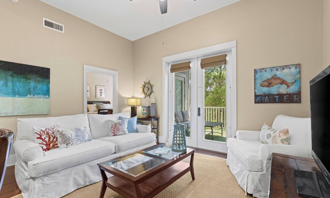 Santa Rosa Beach Condominio | PERFECTO CAMA DE 2 REYES + BUNKS M2 BLDG, 5 ESTRELLAS, 1 BLK A LA PLAYA en 30A, Piscinas, Lago!
