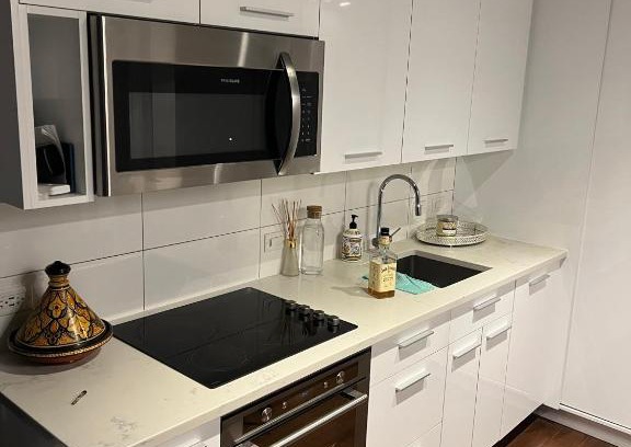 Downtown Montreal Apartamento | Beautiful condo with a pool at rooftop