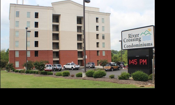 Sevierville Condominio | BEAUTIFUL&CONVENIENT.RIVERFRONT&MOUNTAIN VIEW. (ONLINE BOOKING) FREE CLEANING