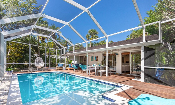 Sanctuary Cabaña | Beautiful Cottage Canal Front&Boat Dock