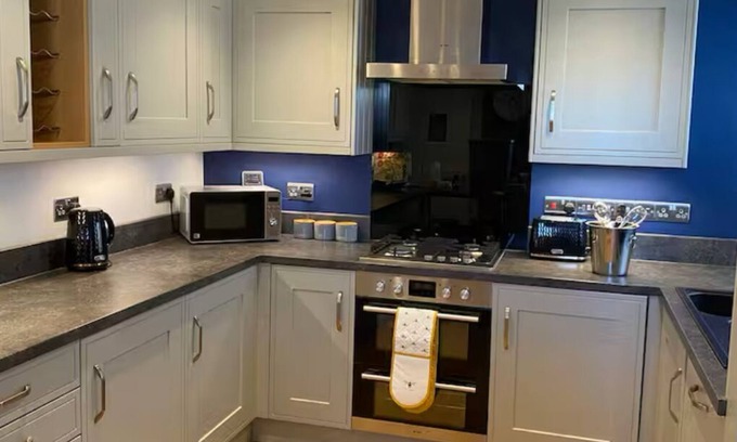 Westward Ho Cabaña | Beautiful cottage near the sea, pet friendly