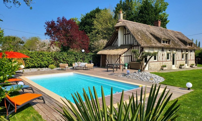 Annebault Cabaña | Beautiful cottage with heated pool, sleeps 8