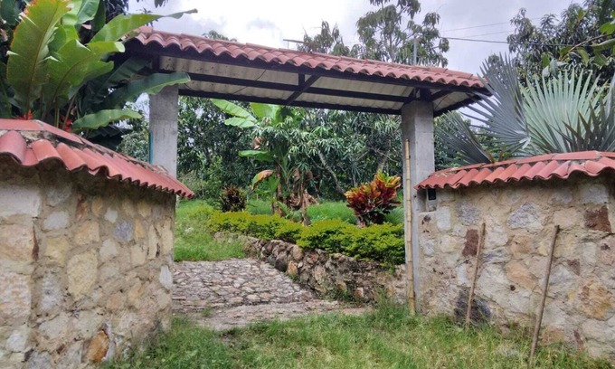 La Mesa Casa | Hermosa Casa Campestre con piscina en San Joaquín
