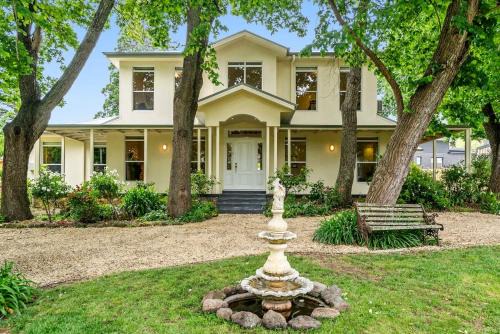 New Norfolk Casa | Beautiful country home in the Derwent Valley