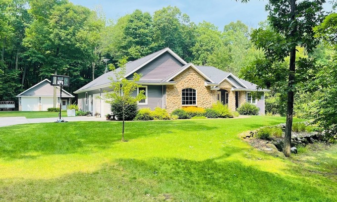 Plymouth Casa | Beautiful Country Home Near Popular Hot Spots!