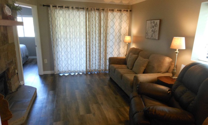 Gatlinburg Condominio | Beautiful cozy condo located just minutes from all the excitement.