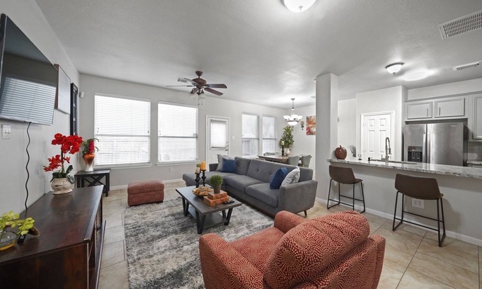 Conroe Casa | Beautiful Cozy home in The heart of Conroe Texas