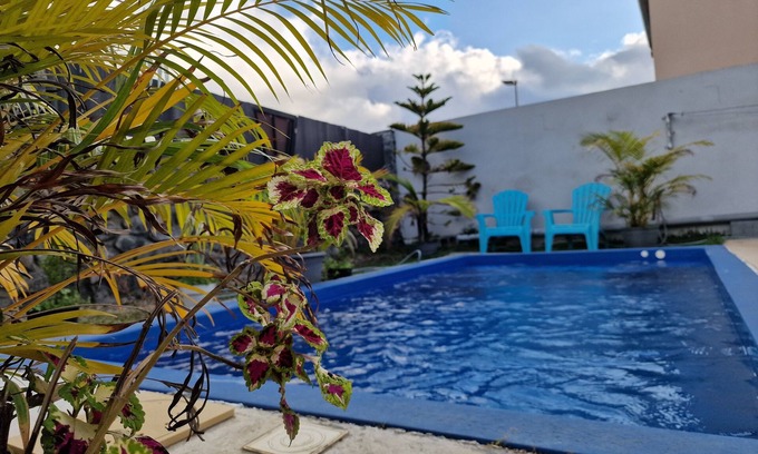 Sainte-Suzanne Apartamento | Beautiful, cozy, recent, bright apartment 15 min from Gillot airport