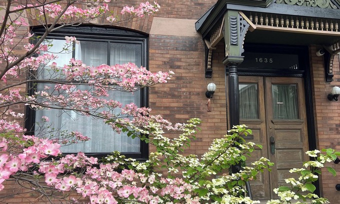 Wicker Park Casa | Beautiful, cozy, stylish Bucktown, Wicker Park House, perfect Chicago location.
