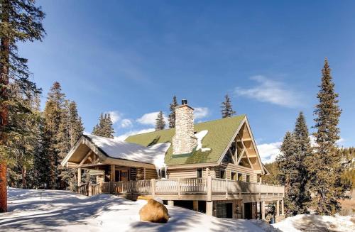 Valley of the Sun Casa | Beautiful Custom Log Cabin with Mountain Views, Pool Table & Hot Tub - The Claim