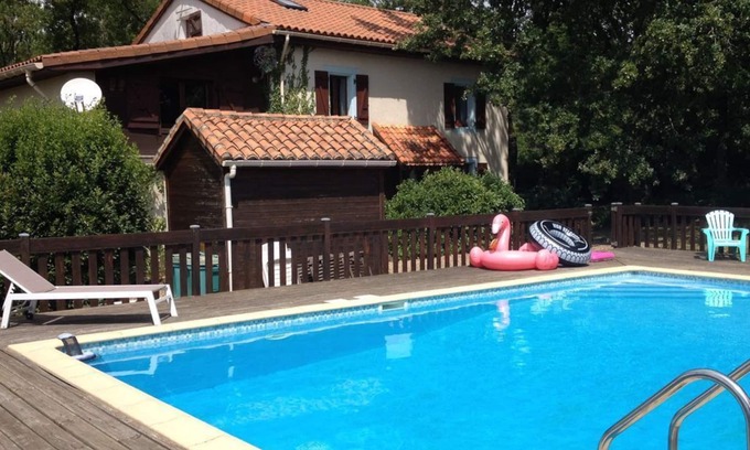 Suris Casa | Hermosa casa de campo Charentais independiente con gran piscina y vistas abiertas