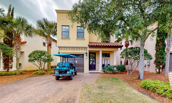 Villa Lago Casa | Beautiful dog-friendly home on golf course with outdoor pool, 6-seater golf cart