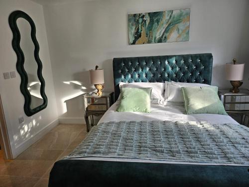 Fiddington Casa | Beautiful dog friendly cosy village barn