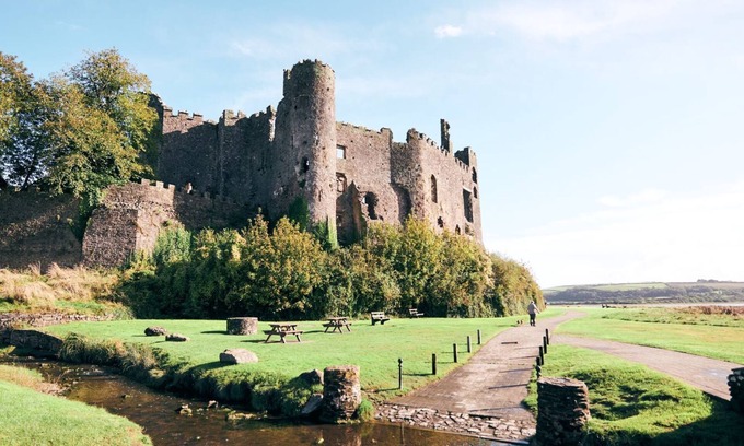 Laugharne Apartamento | Beautiful double fronted Welsh cottage with hot tub