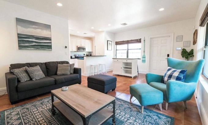 Victoria Park Casa | ⭐️Beautiful Duplex in Victoria Park!⭐️