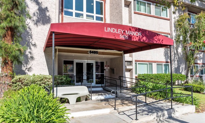 Tarzana Apartamento | Beautiful Encino 1BR nr Ventura Blvd Shops & Restaurants, by Blueground