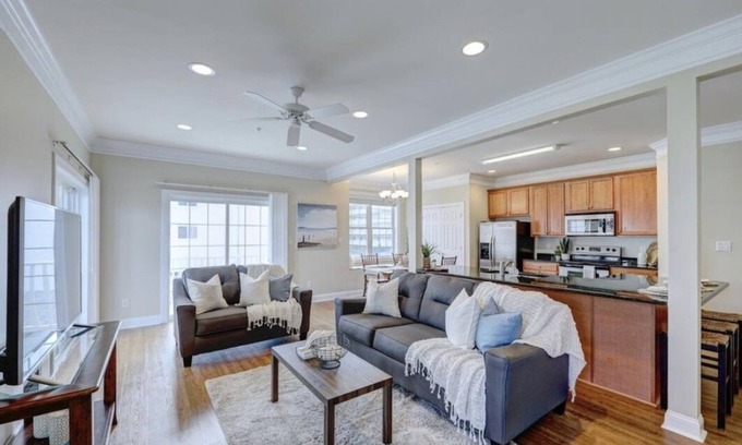 Midtown Ocean City Casa | Beautiful End Unit Ocean Block Townhome 300 ft From Beach
