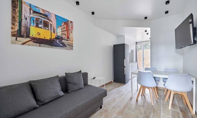 Deauville Apartamento | Hermoso apartamento equipado en el centro de Deauville 4P/1BR con patio